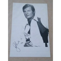 Roger Moore autograph 4 (James Bond)