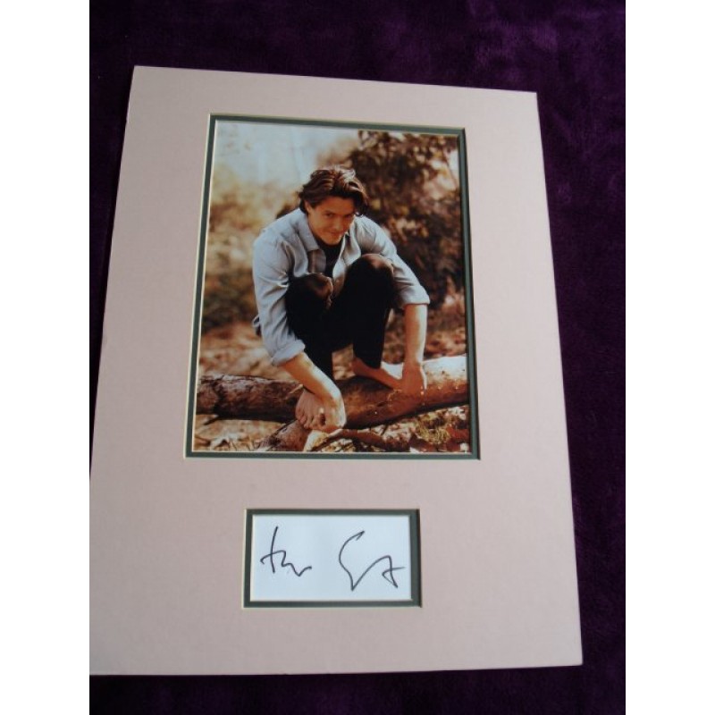 Hugh Grant autograph