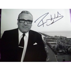 Ray Winstone autograph