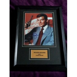 Roger Moore autograph 2 (James Bond)