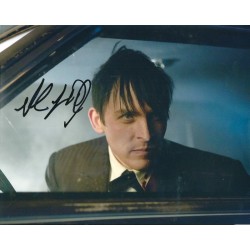 Robin Lord Taylor autograph 3 (Gotham)