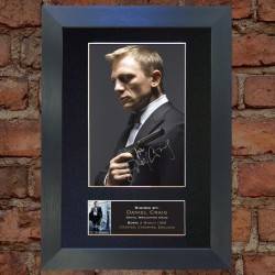 Daniel Craig Pre-Printed autograph (James Bond)