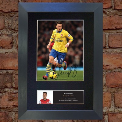 Mesut Ozil Pre-Printed Autograph (Arsenal)