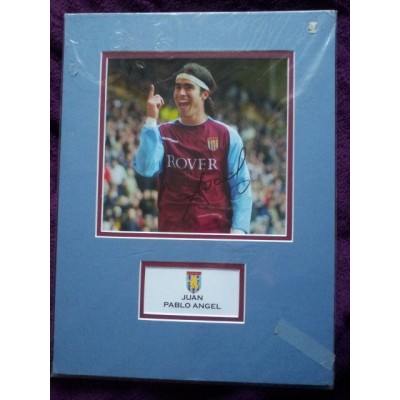 Juan Pablo Angel autograph (Aston Villa)