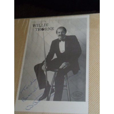 Willie Thorne autograph