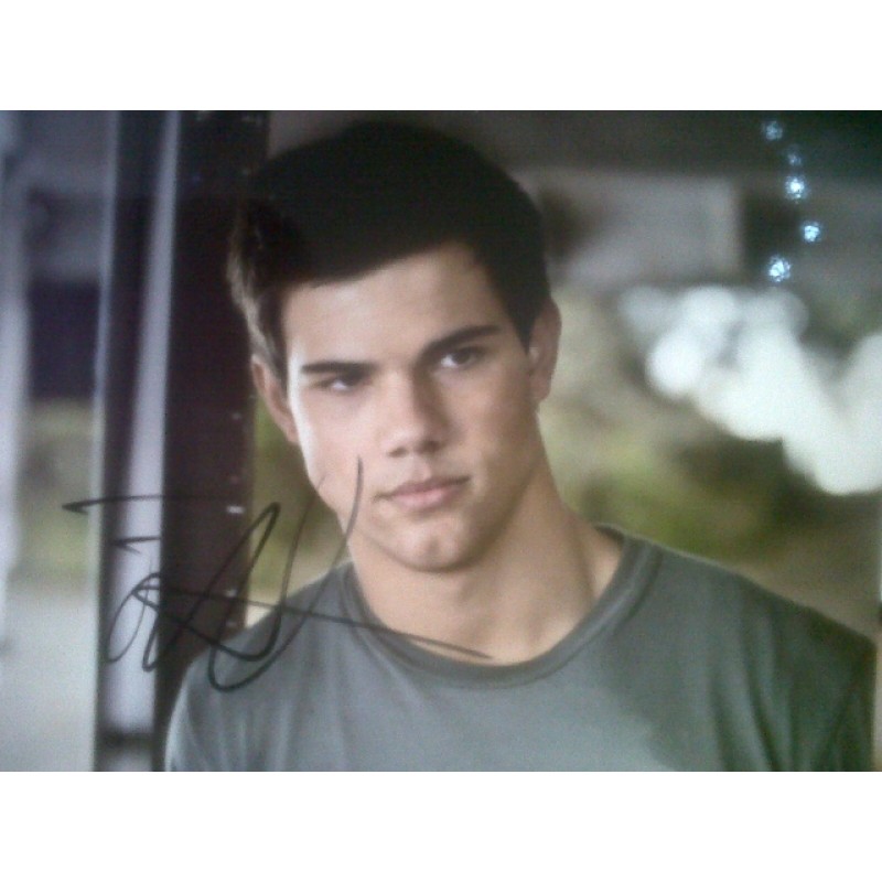 Taylor Lautner Twilight star autograph