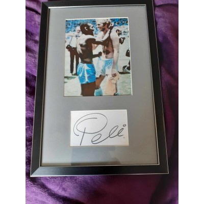 Pele autograph