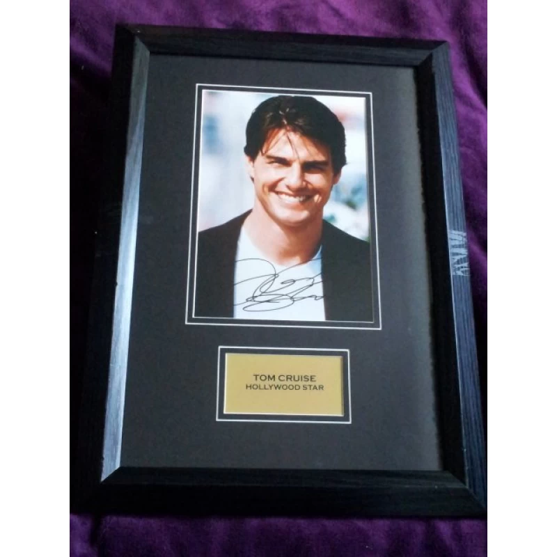 Tom Cruise autograph