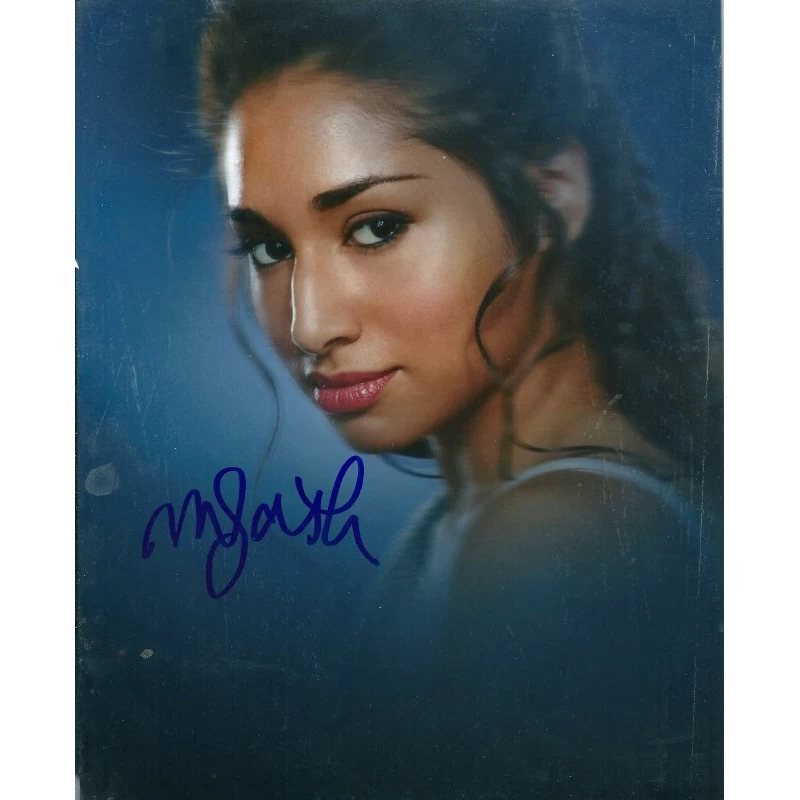 Meaghan Rath autograph