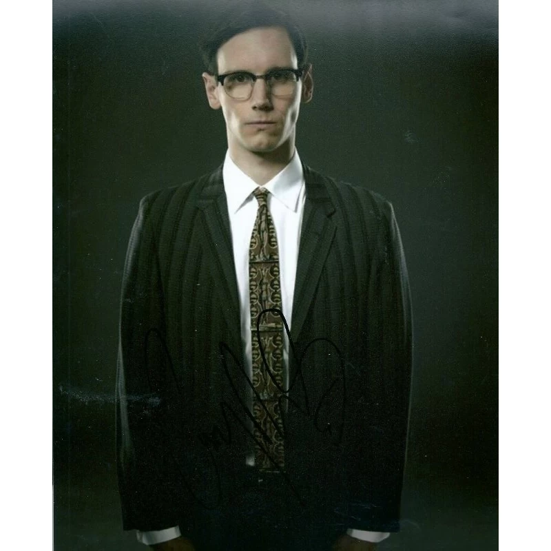 Cory Michael Smith autograph