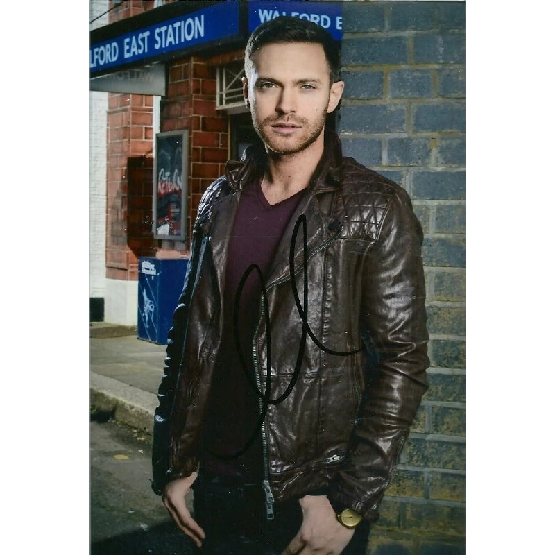 Matt Di Angelo autograph
