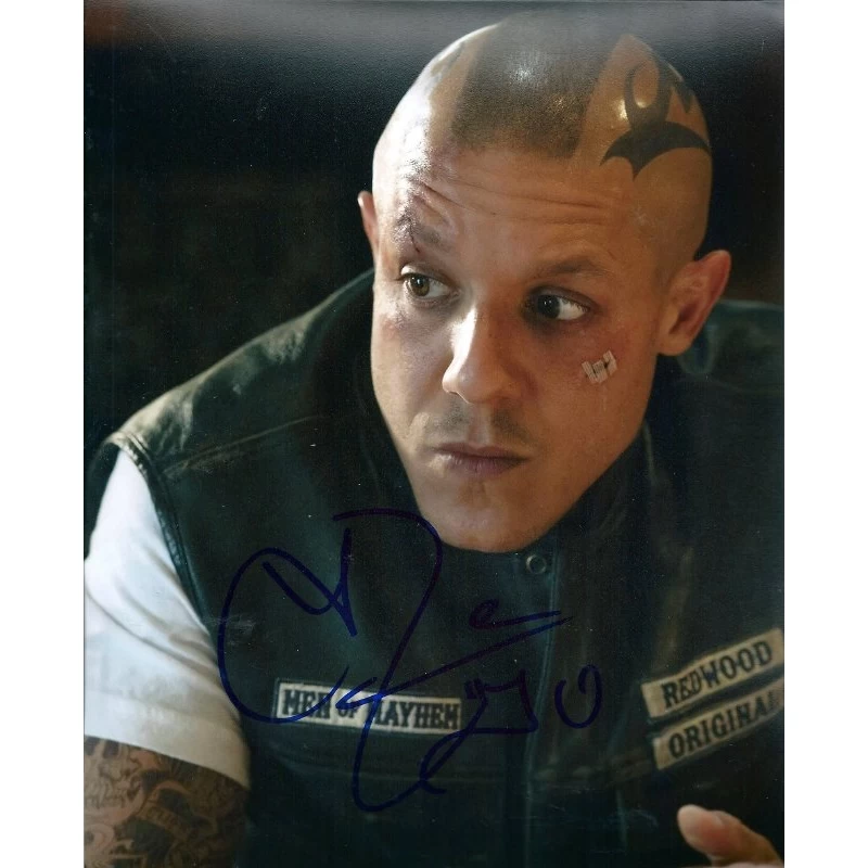 Theo Rossi autograph