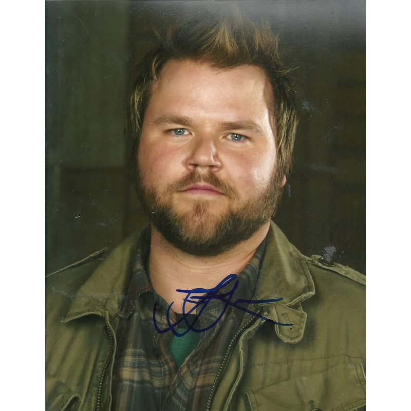 Tyler Labine autograph