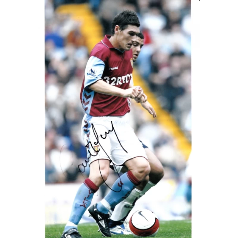 Gareth Barry autograph