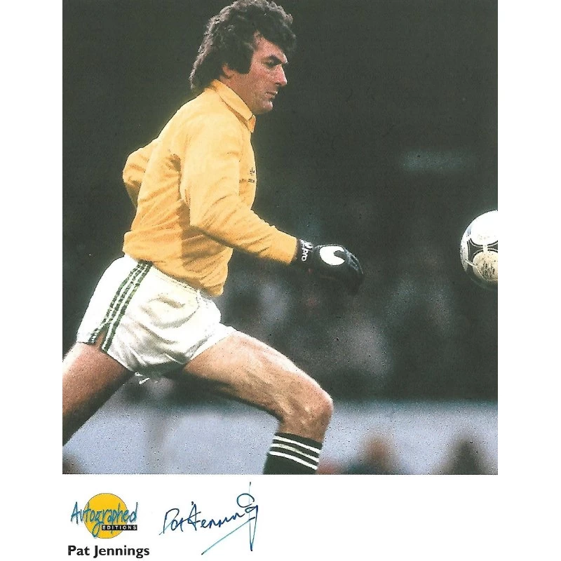 Pat Jennings autograph