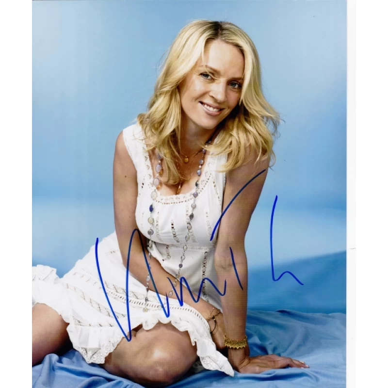 Uma Thurman autograph