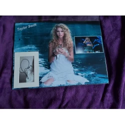 Taylor Swift autograph